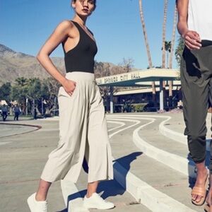 Athleta Brooklyn wide leg crop Pants Size 00